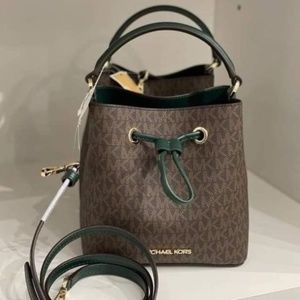 Michael Kors Suri Med Women's Bucket Shoulder Bag - Black/Brown